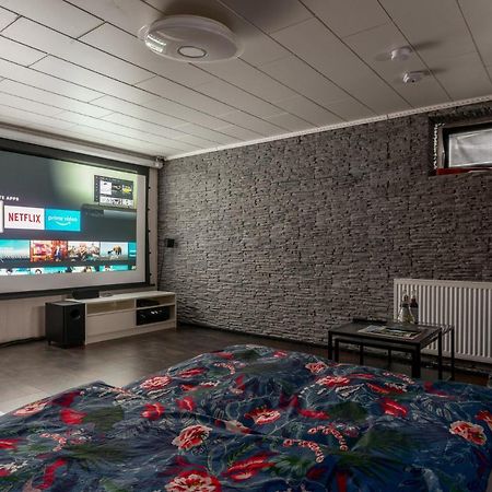 Home Cinema Кассель Экстерьер фото