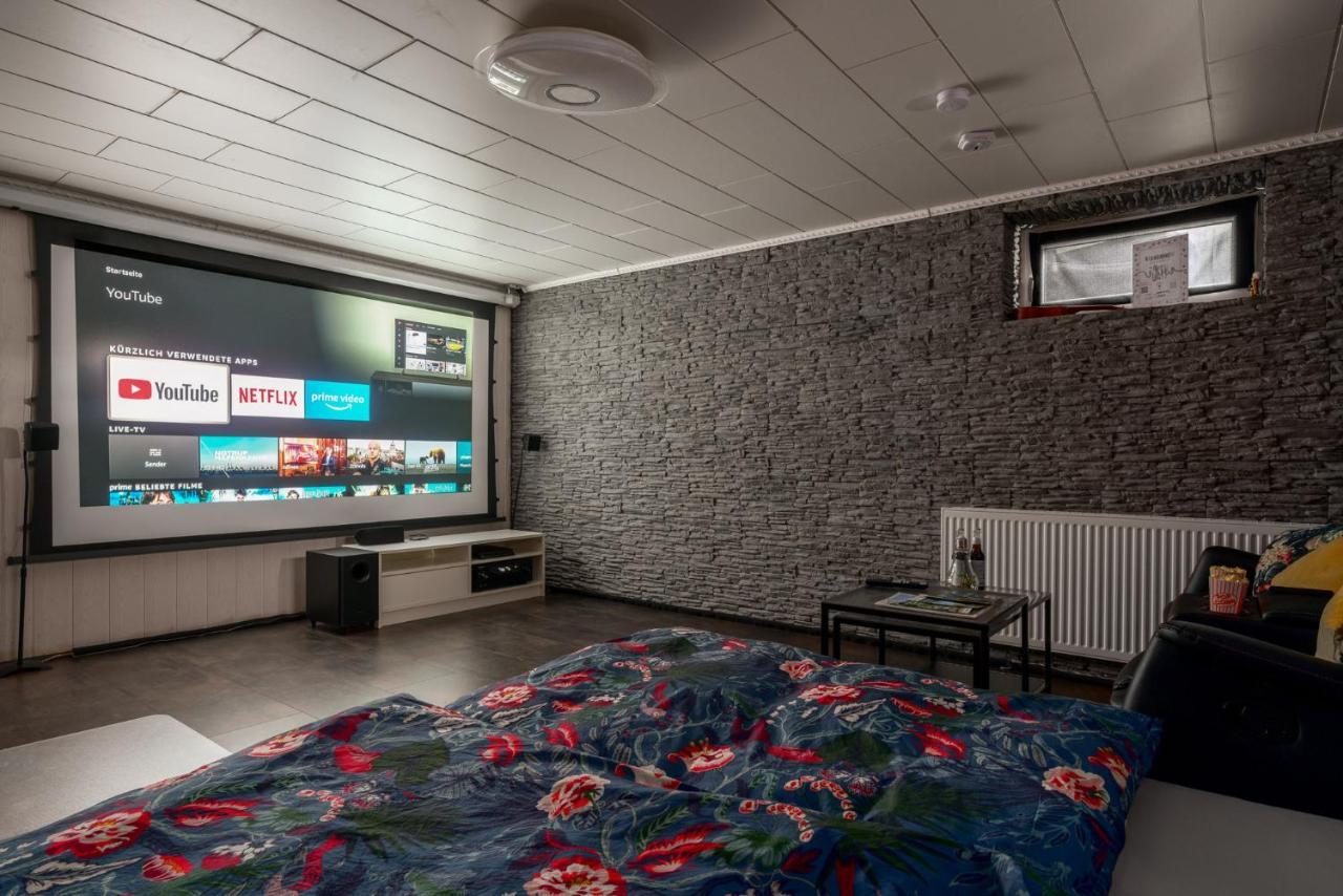Home Cinema Кассель Экстерьер фото