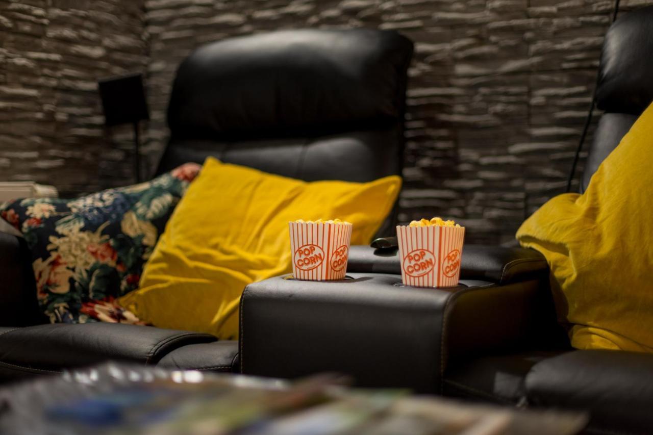 Home Cinema Кассель Экстерьер фото
